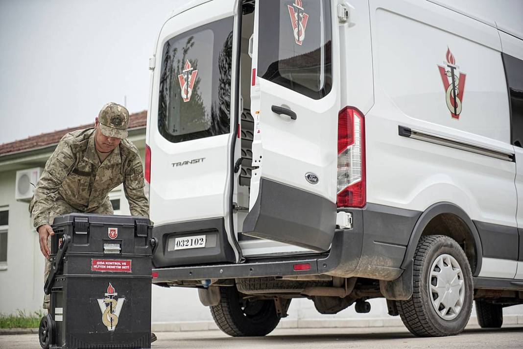 Mehmetçiğin içtiği sütten, yediği konserveye kadar hepsi buradan geçiyor! Moleküllerine kadar incleniyor 5